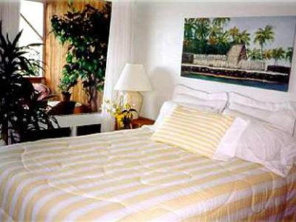Standard Triple Room interior